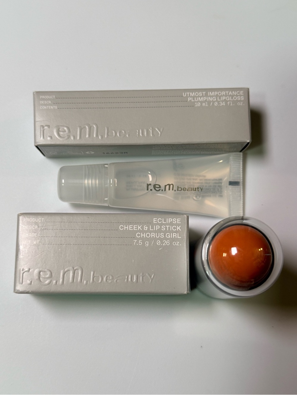 R.E.M. BEAUTY bundle  CHEEK & LIP STICK CHORUS GIRL & clear plumping lipgloss